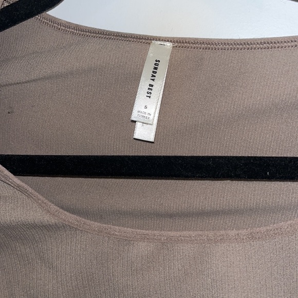 Aritzia Sunday best cropped stretch long sleeve - Picture 2 of 3